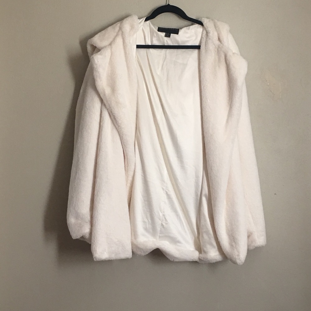 FOREVER 21 FAUX FUR COAT